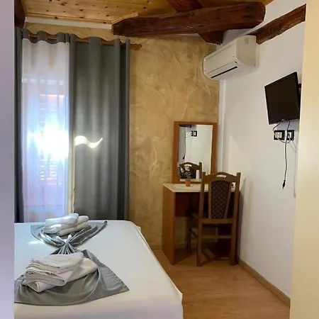 Doubleroom With Extrabed And Bathroom , Ac - 106 *