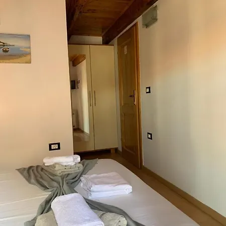 Doubleroom With Extrabed And Bathroom , Ac - 106 ベッド・アンド・ブレックファスト *