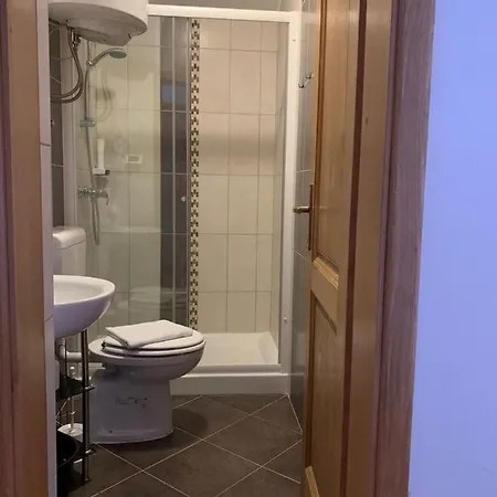 Doubleroom With Extrabed And Bathroom , Ac - 106 ベッド・アンド・ブレックファスト